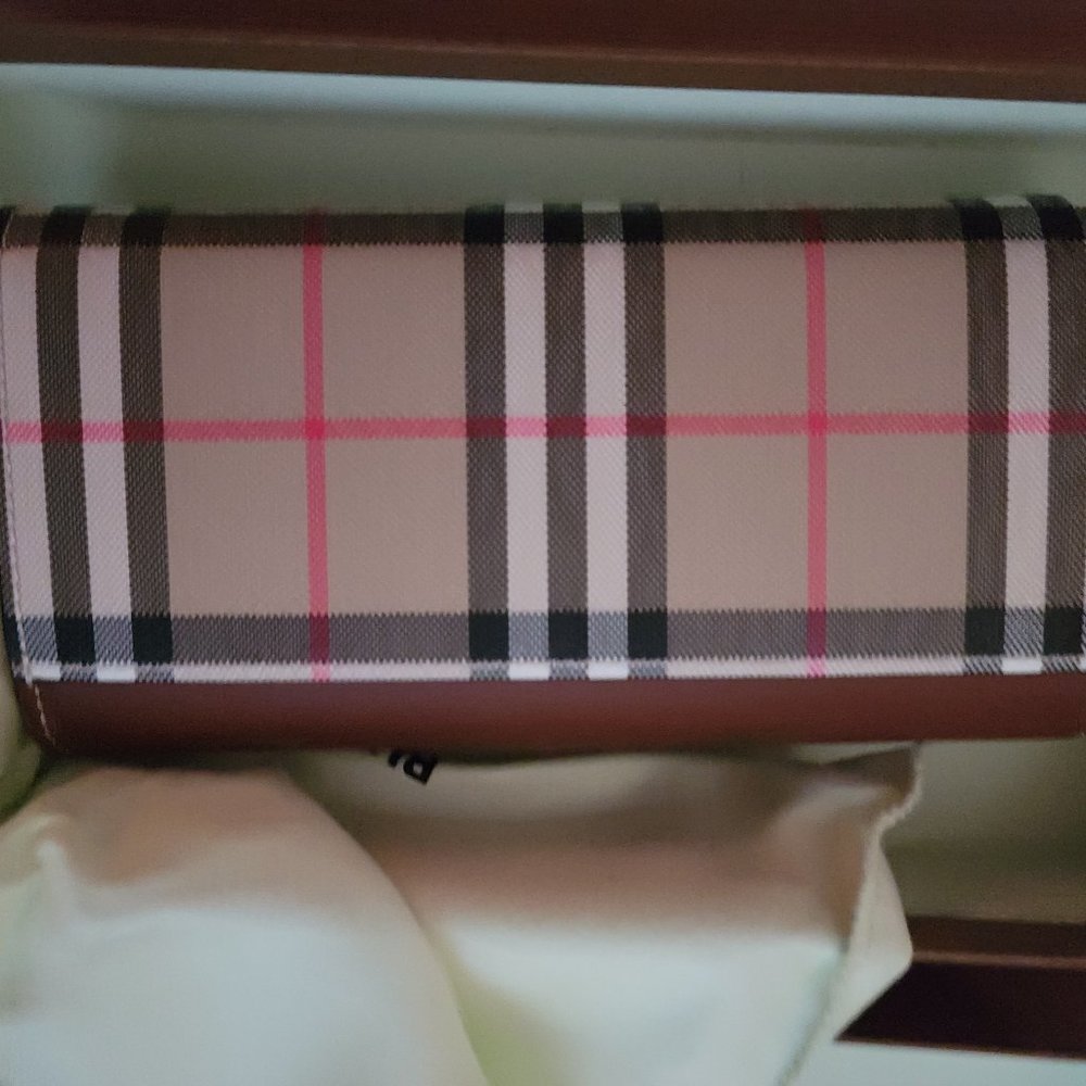 Burberry wallet